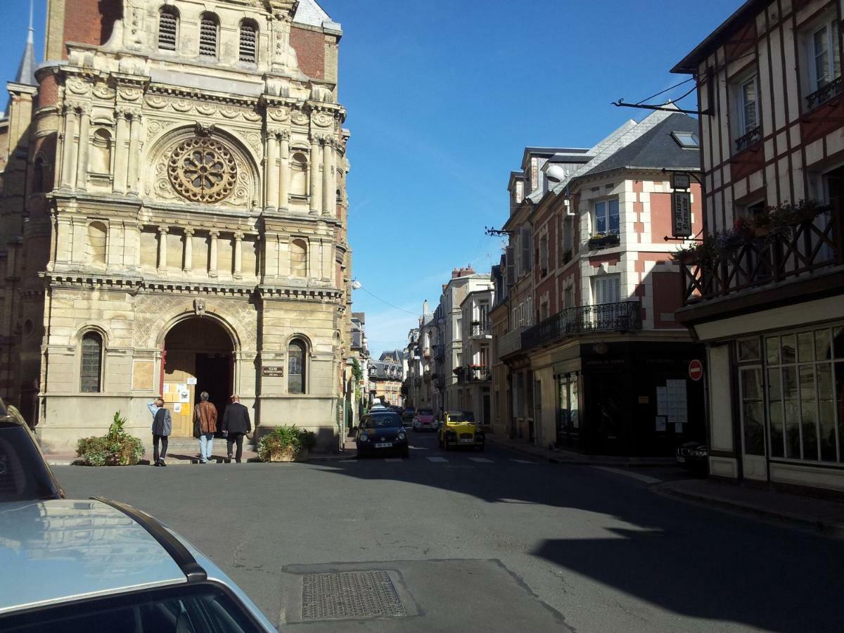 Ferienwohnung Le Capitaine Jack Trouville-sur-Mer Exterior foto